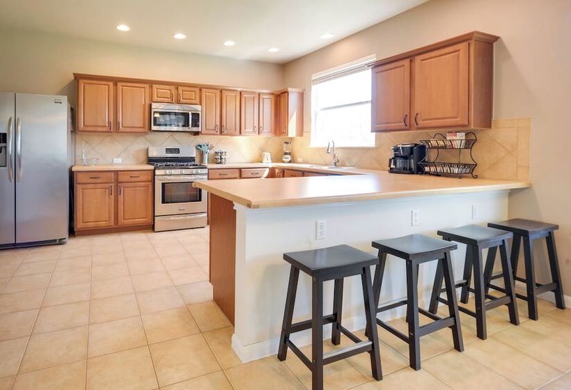 Centrally Located Kyle Home: Walk To Pool & Park!