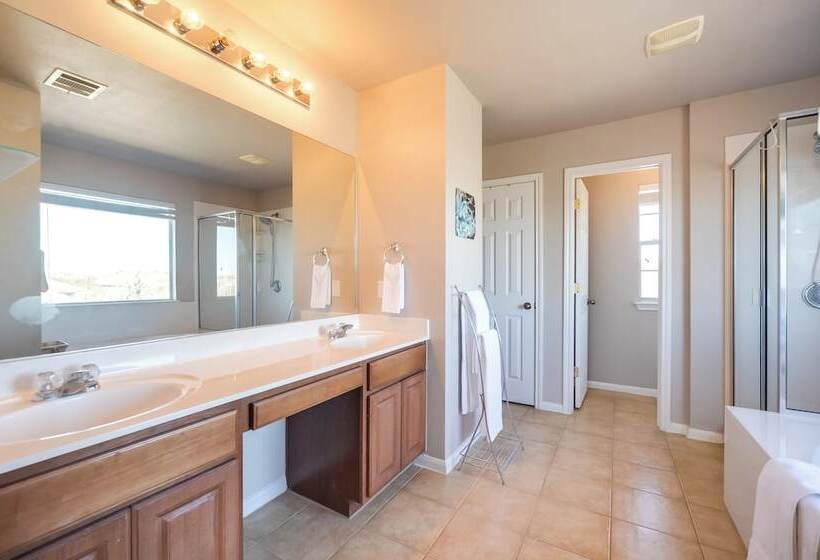 Centrally Located Kyle Home: Walk To Pool & Park!