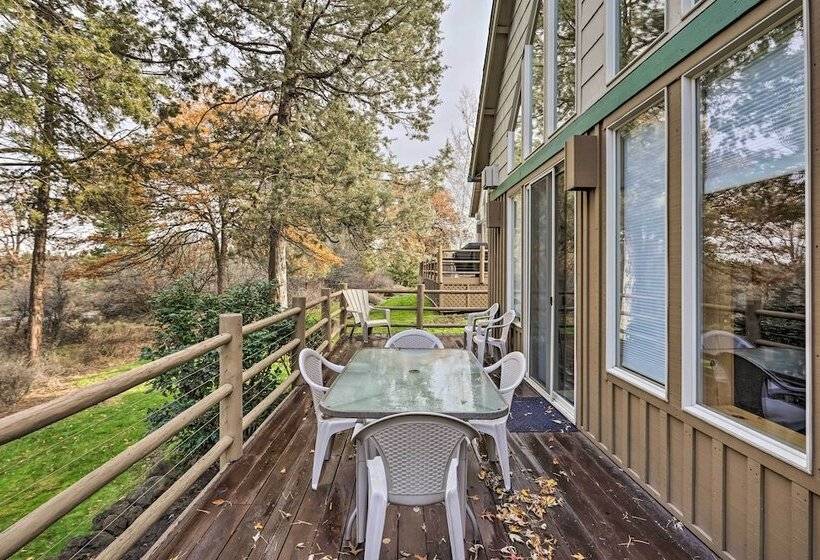Chalet At Running Y Resort W/ Wraparound Deck!