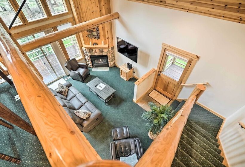 Chalet At Running Y Resort W/ Wraparound Deck!