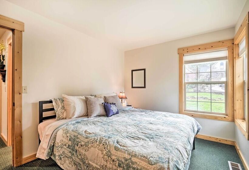 Chalet At Running Y Resort W/ Wraparound Deck!