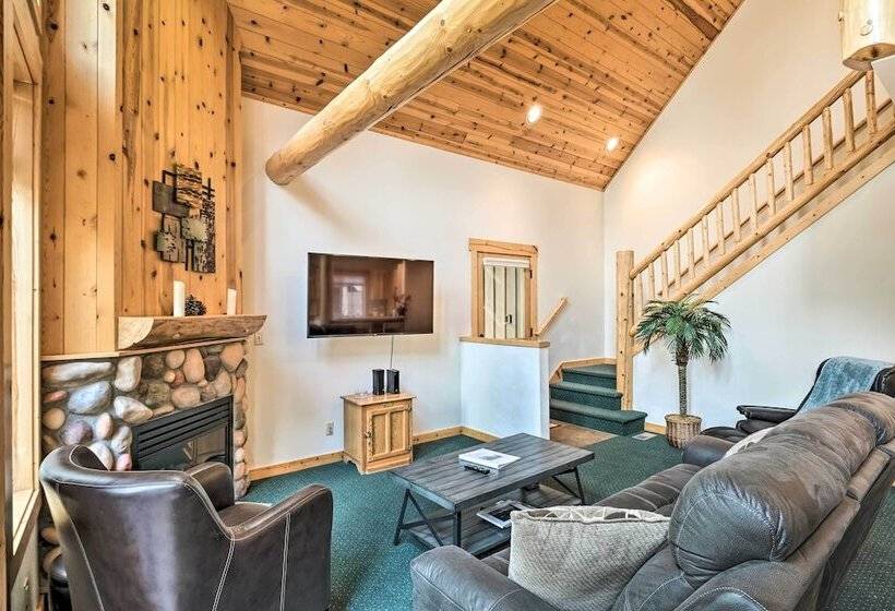 Chalet At Running Y Resort W/ Wraparound Deck!