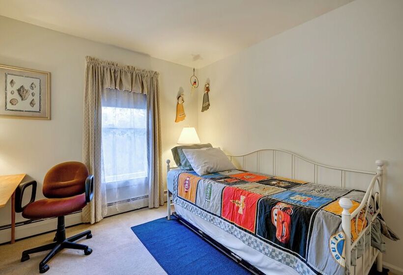 Charming Bay Head Retreat   Half Mi To Beach!