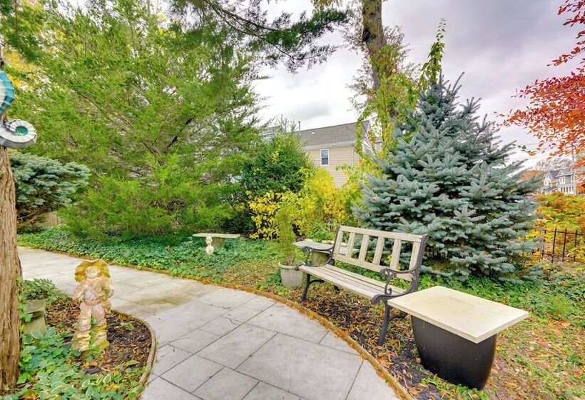 Charming Bay Head Retreat   Half Mi To Beach!