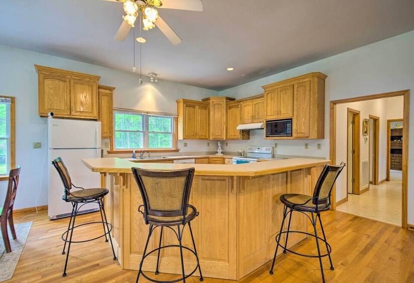 Charming Boydton Retreat ~ 5 Mi To Kerr Lake!