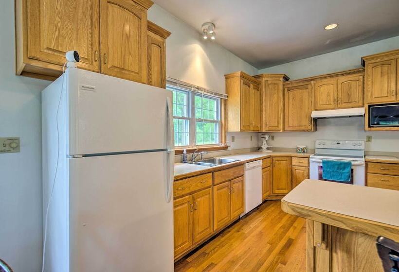 Charming Boydton Retreat ~ 5 Mi To Kerr Lake!