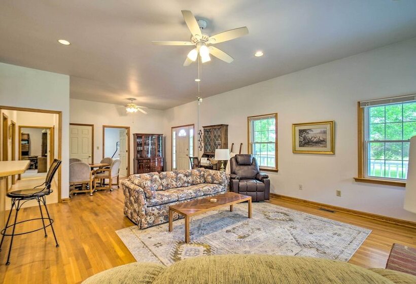 Charming Boydton Retreat ~ 5 Mi To Kerr Lake!