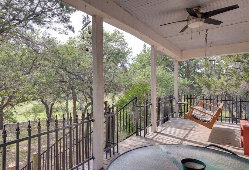 Charming Canyon Lake Cottage W/ Pool & Bbq Pit!