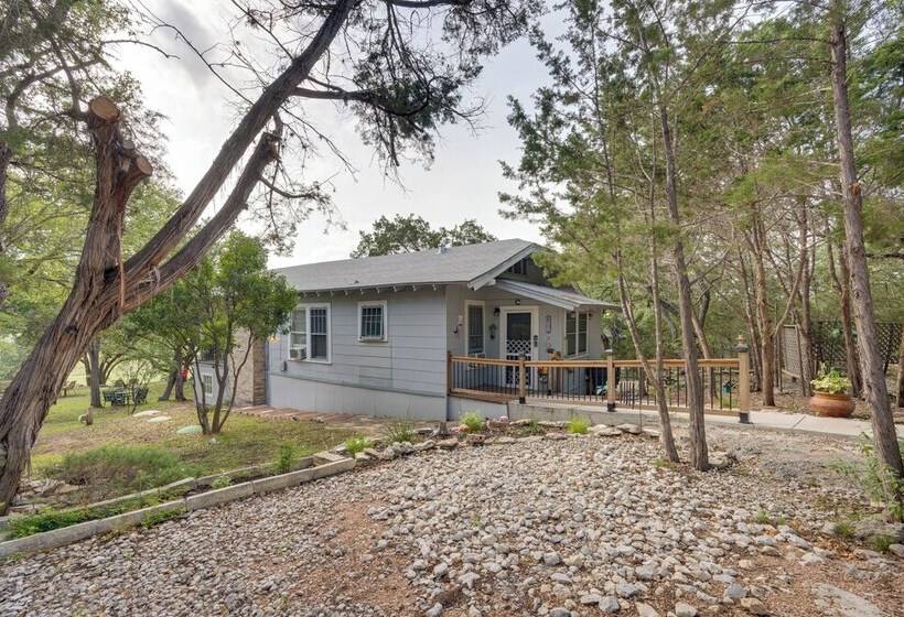 Charming Canyon Lake Cottage W/ Pool & Bbq Pit!