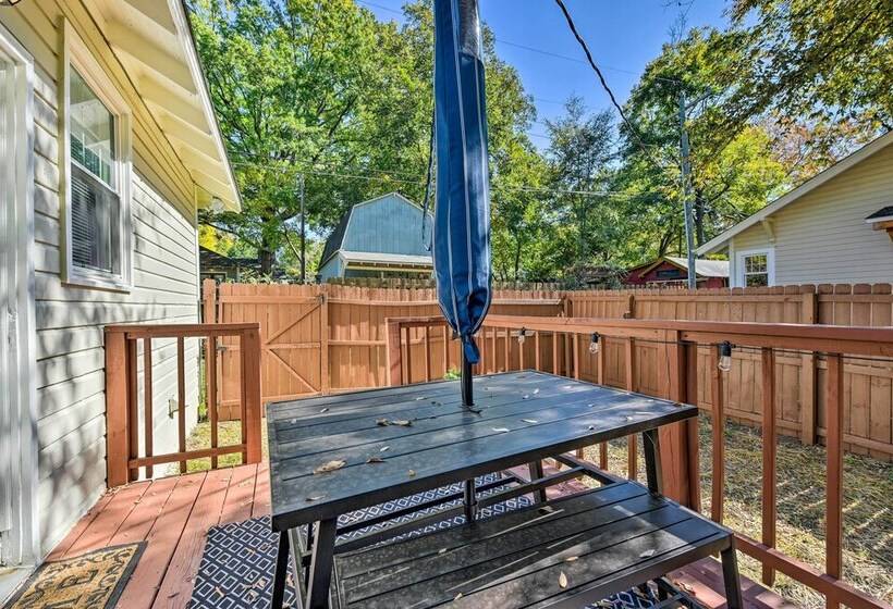 Charming Charlotte Abode W/ Deck & Fire Pit!