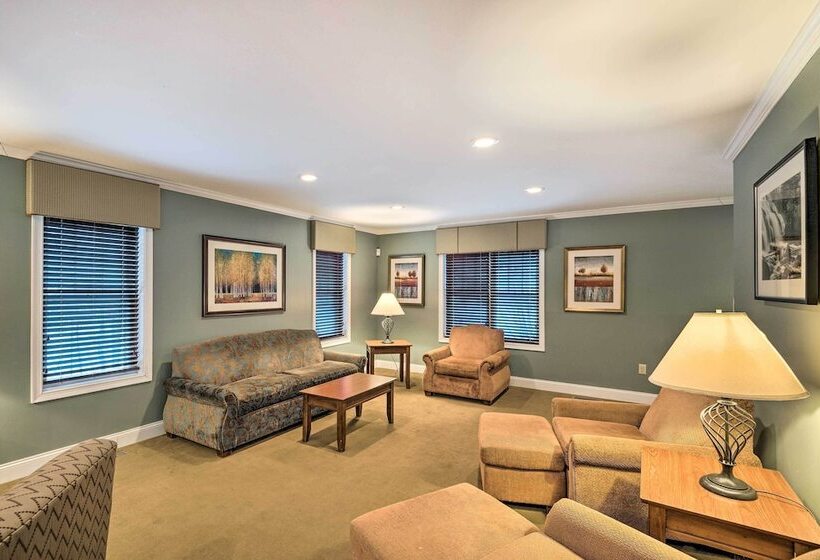 North Conway Home ~ 2 Mi To Cranmore Mountain!