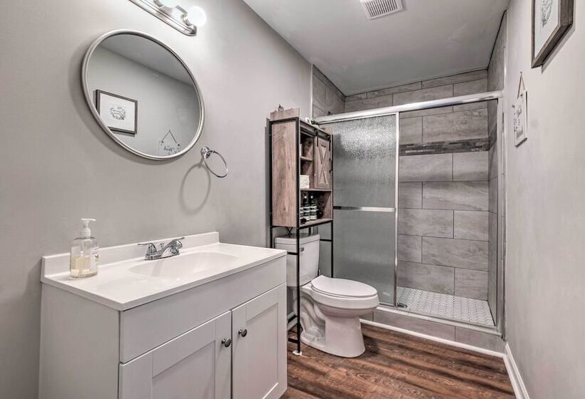 Charming Huntsville Home W/ Deck!