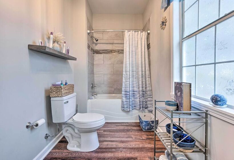 Charming Huntsville Home W/ Deck!