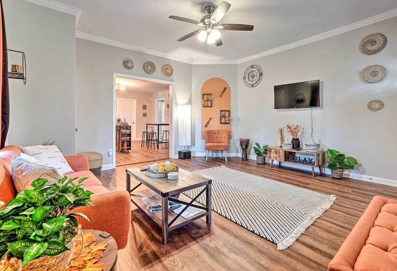 Charming Huntsville Home W/ Deck!