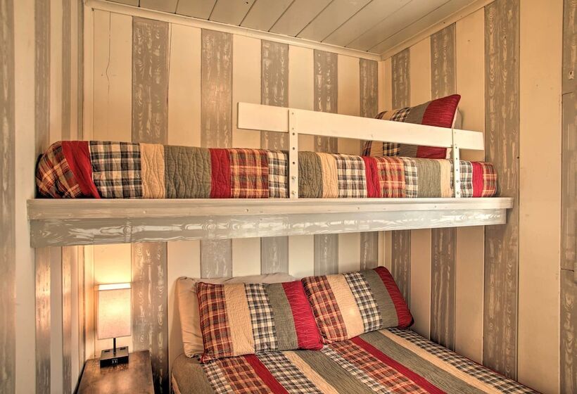 Charming Lakefront Cabin W/ Deck & Fire Pit!