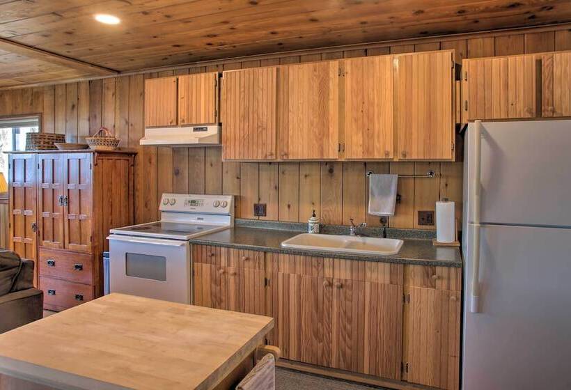 Charming Lakefront Cabin W/ Deck & Fire Pit!