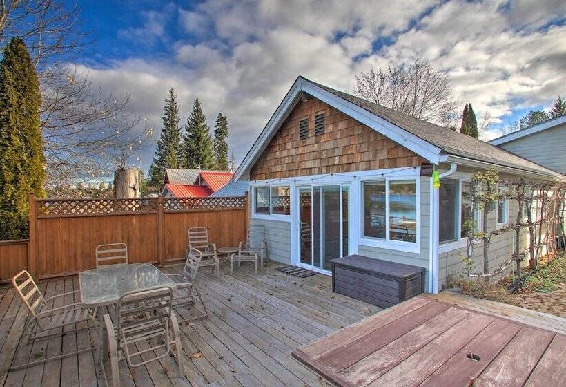 Charming Lakefront Cabin W/ Deck & Fire Pit!