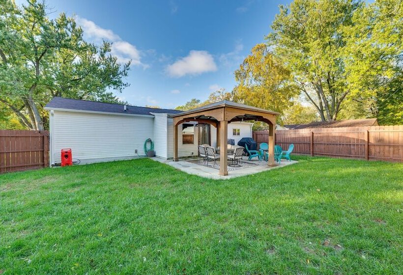 Charming Retreat   Walk To Lake Koshkonong!