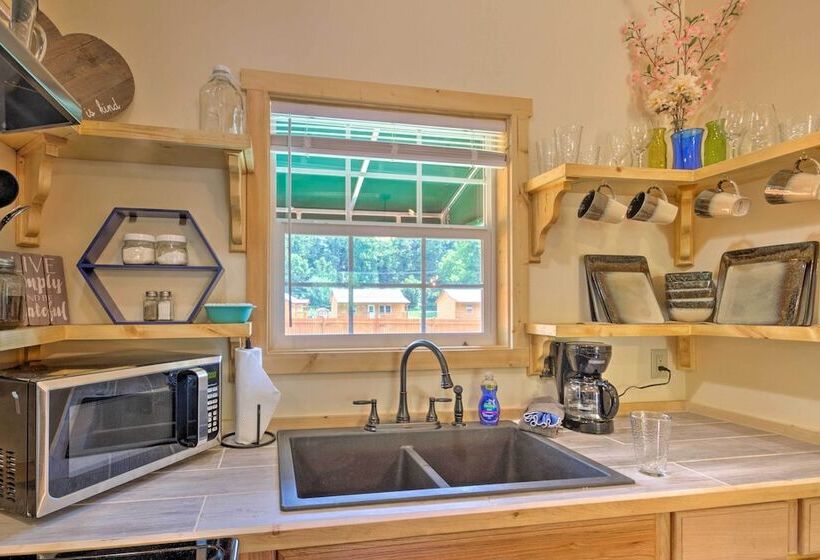 Cozy Riverfront Cabin W/ Private Deck & Hot Tub!