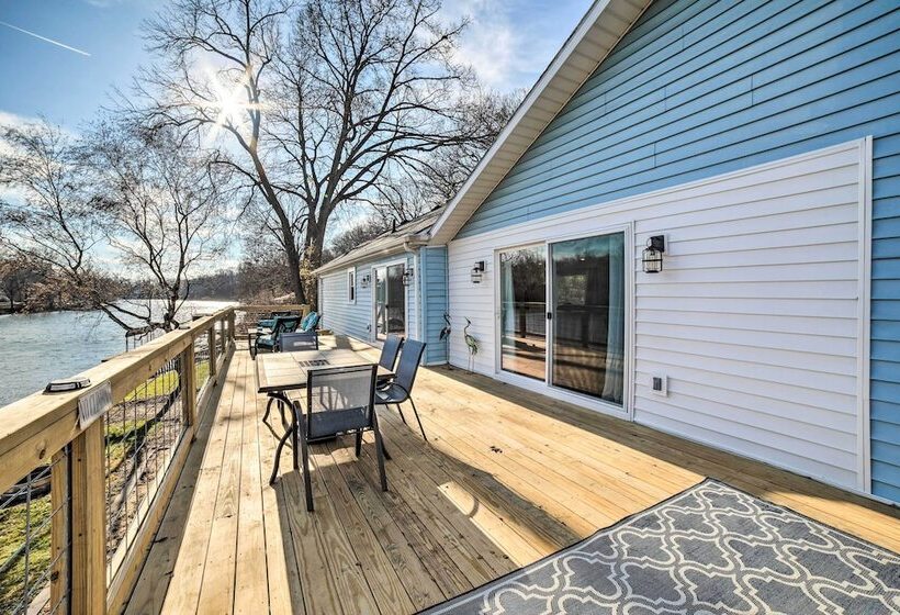 Charming Riverfront Retreat In Monticello!