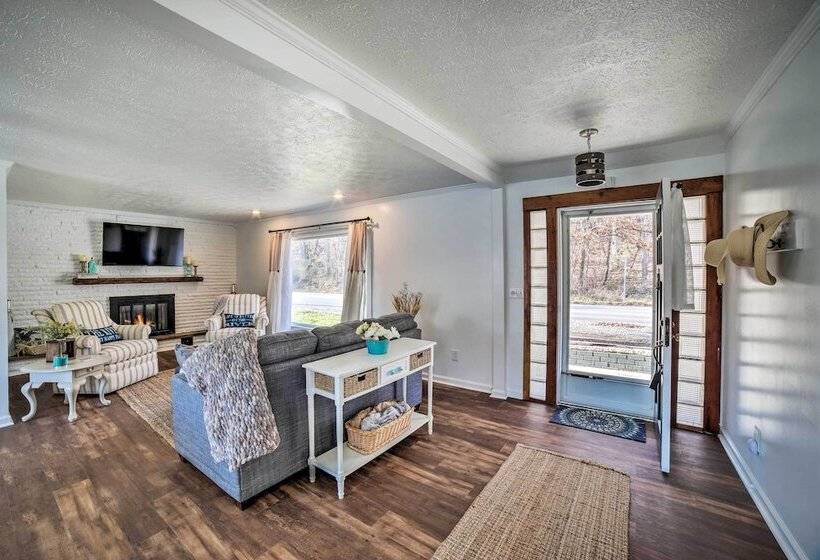 Charming Riverfront Retreat In Monticello!