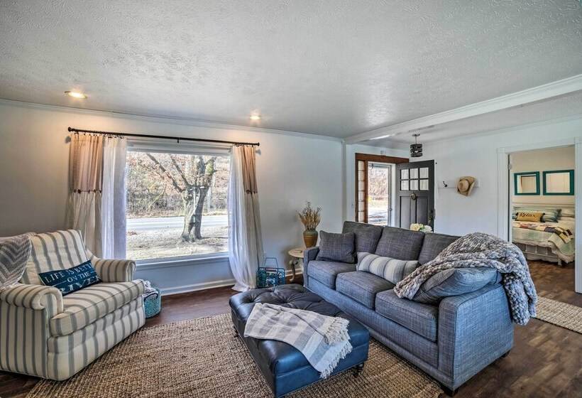 Charming Riverfront Retreat In Monticello!