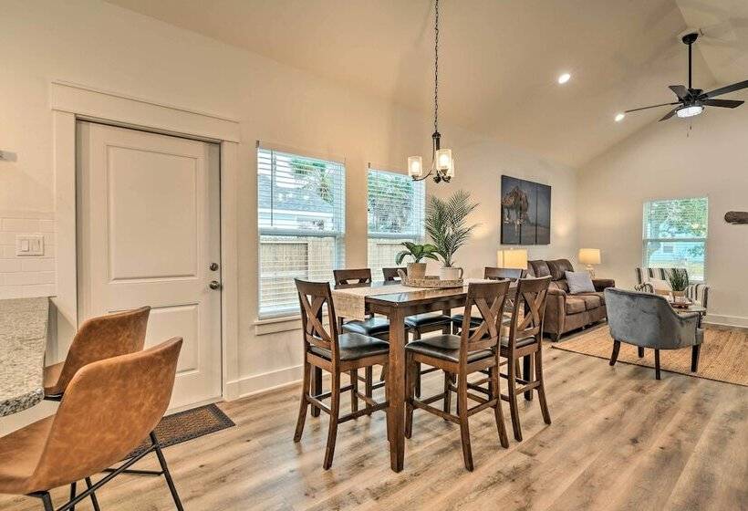 4 Mi To Boat Ramp: Charming Rockport Home