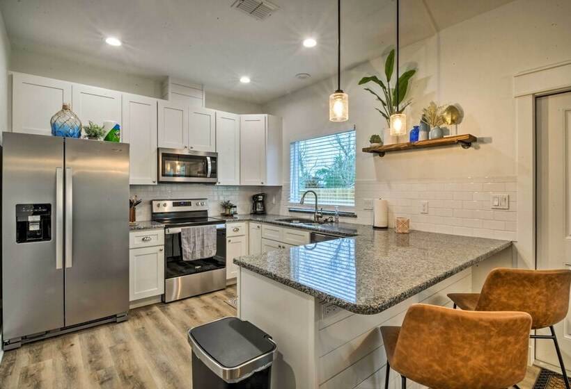 4 Mi To Boat Ramp: Charming Rockport Home