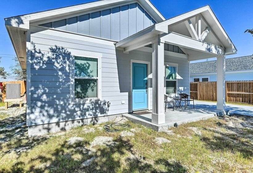 4 Mi To Boat Ramp: Charming Rockport Home
