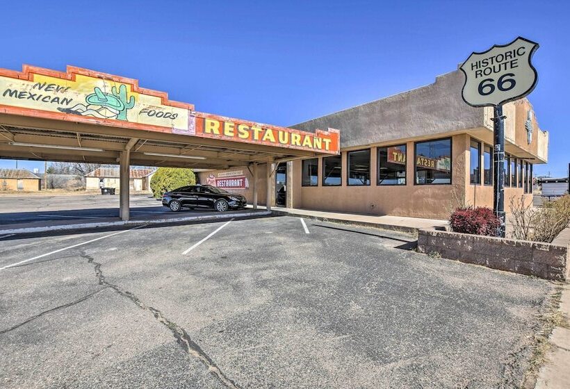 Charming Santa Rosa Home W/ Mountain Views & Porch
