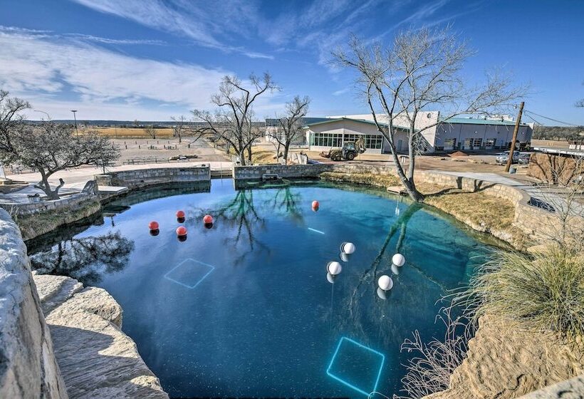 Charming Santa Rosa Home W/ Mountain Views & Porch