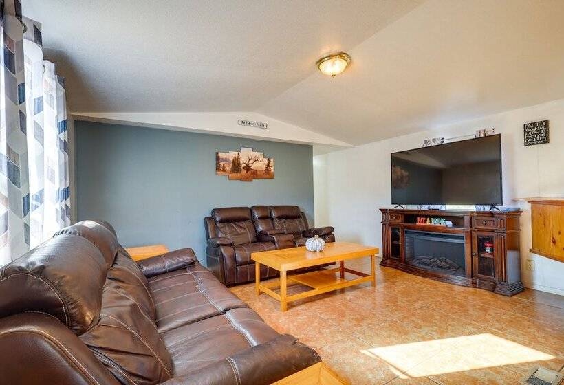 Charming Santa Rosa Home W/ Mountain Views & Porch