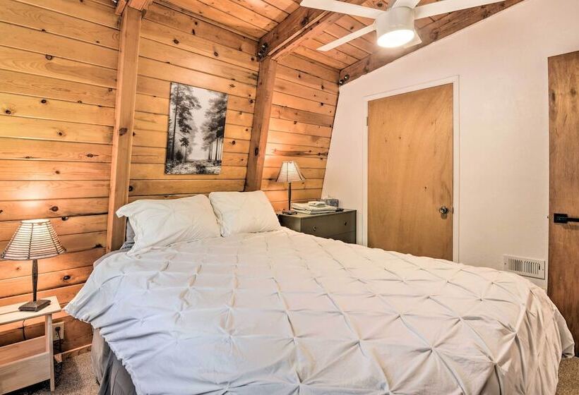 Charming Pinecrest Cabin W/ Private Deck