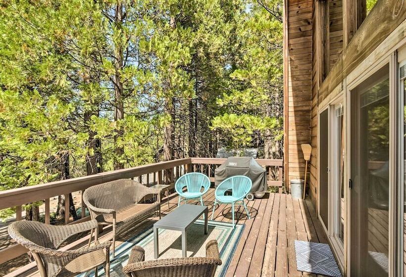 Charming Pinecrest Cabin W/ Private Deck