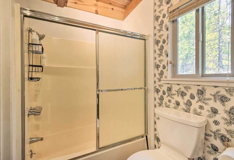 Charming Pinecrest Cabin W/ Private Deck