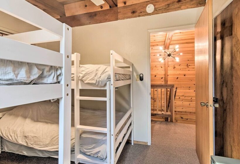 Charming Pinecrest Cabin W/ Private Deck