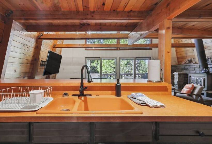 Charming Pinecrest Cabin W/ Private Deck