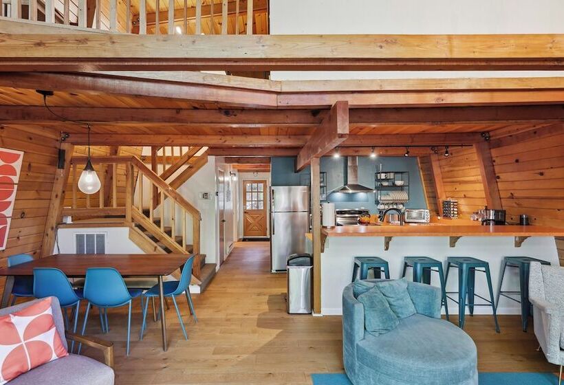 Charming Pinecrest Cabin W/ Private Deck