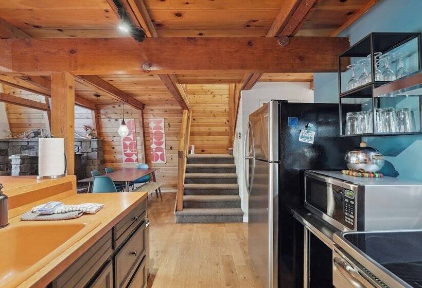 Charming Pinecrest Cabin W/ Private Deck