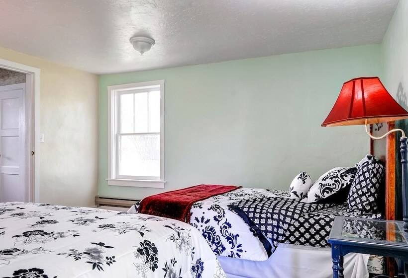 Charming Tropic Home By A Farm: Near Bryce Canyon!