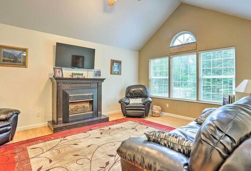 Charming Wasilla Retreat: Walk To Lake Lalen!