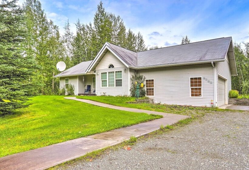 Charming Wasilla Retreat: Walk To Lake Lalen!