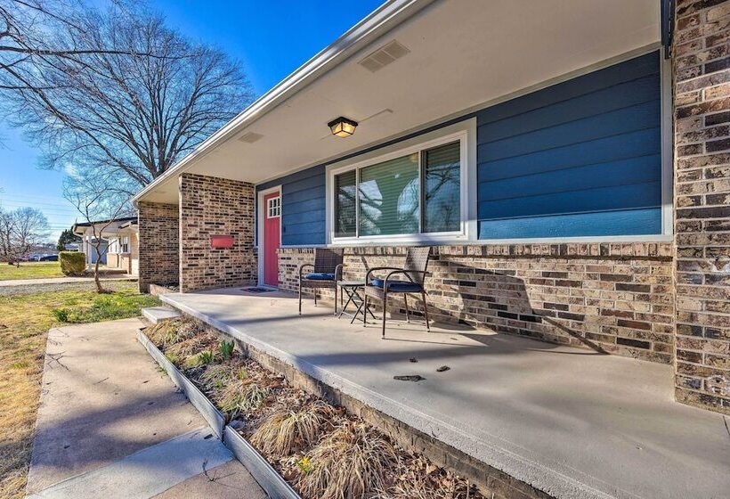 Chic Bentonville Home ~ 1 Mi From Downtown!