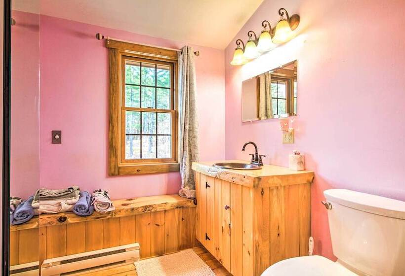 Chic Brandon Cabin W/ Pool, Hot Tub + Sauna!