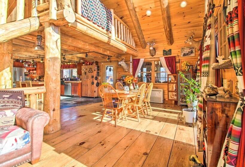 Chic Brandon Cabin W/ Pool, Hot Tub + Sauna!