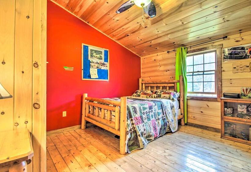 Chic Brandon Cabin W/ Pool, Hot Tub + Sauna!