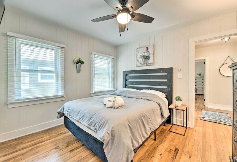 Chic Charlotte Retreat < 3 Miles To Downtown!