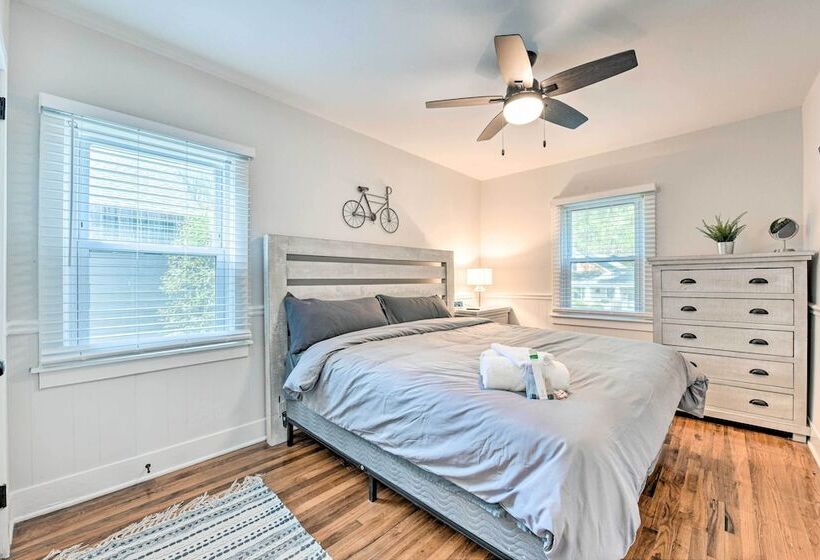 Chic Charlotte Retreat < 3 Miles To Downtown!