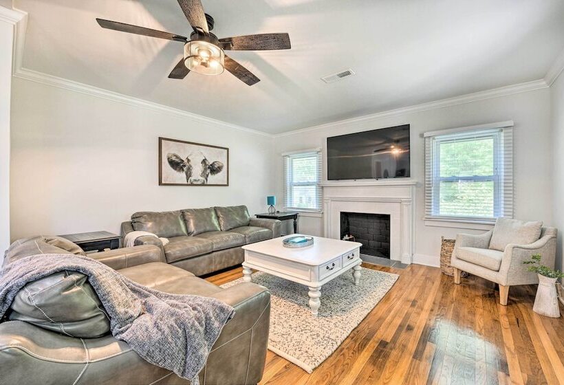 Chic Charlotte Retreat < 3 Miles To Downtown!