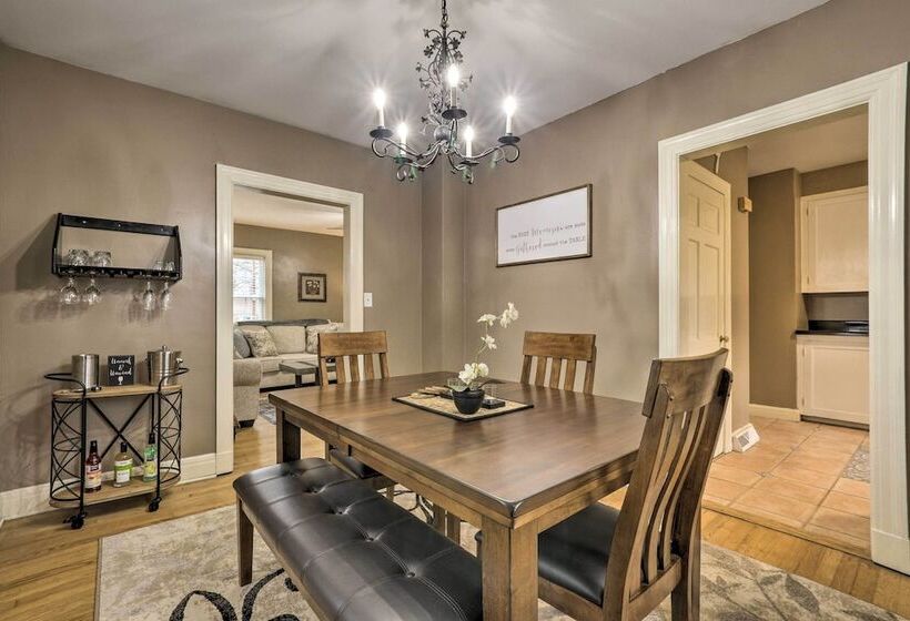 Chic & Cozy Greensboro Home, 2 Mi To Dtwn!